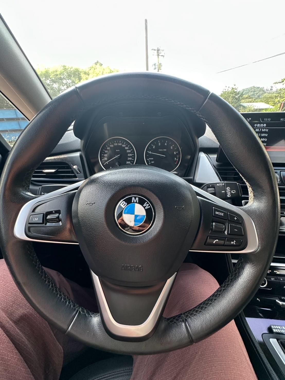 2015式 BMW 218i Active Tourer (F45)