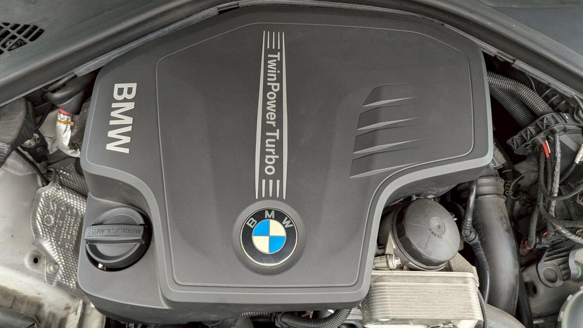 2013 BMW 320i (F30)
