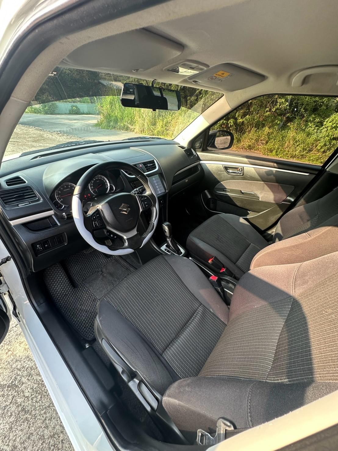 2015 SUZUKI Swift GLX