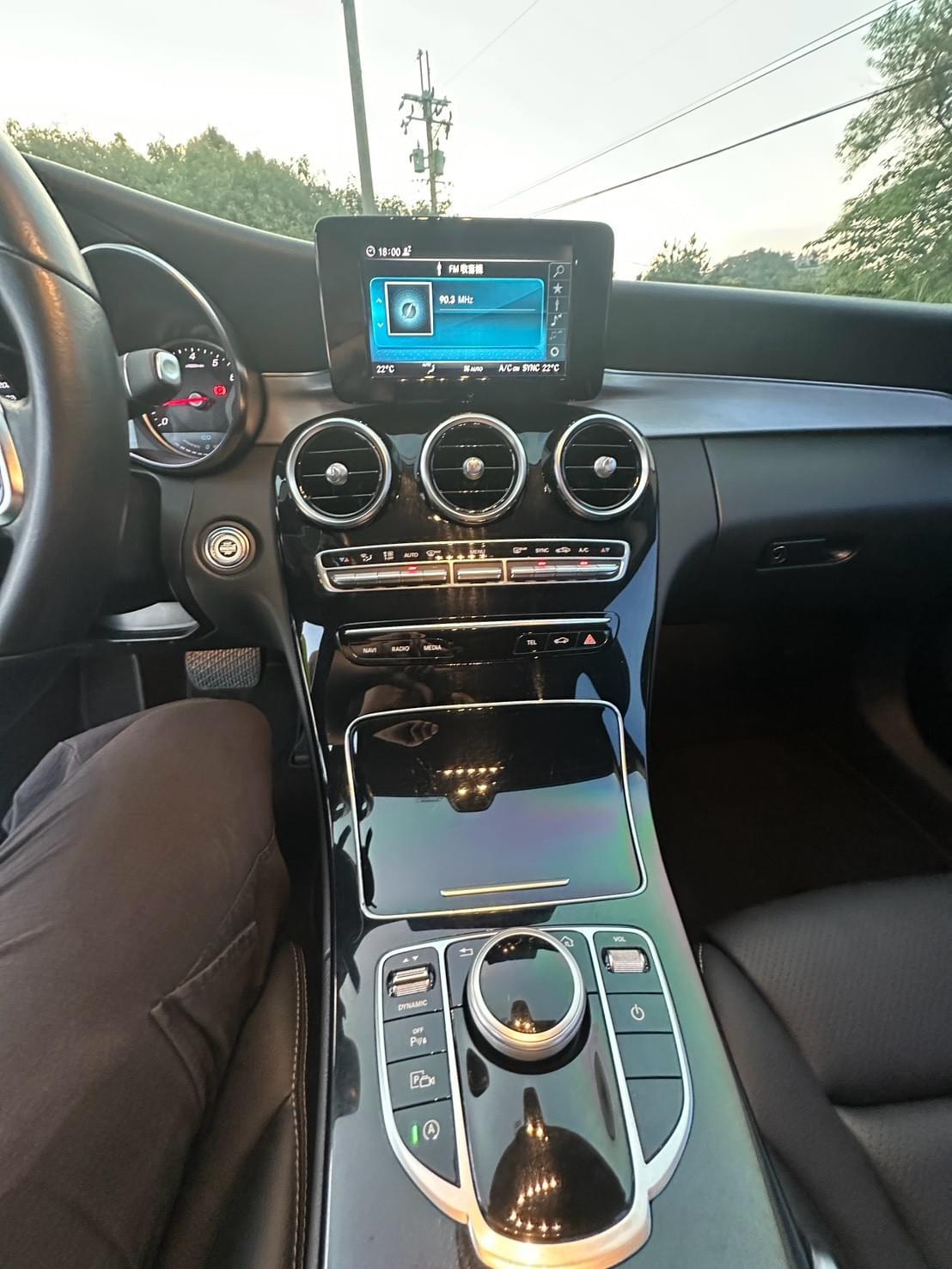 2019 式 Mercedes-Benz C200 (W205 .5)