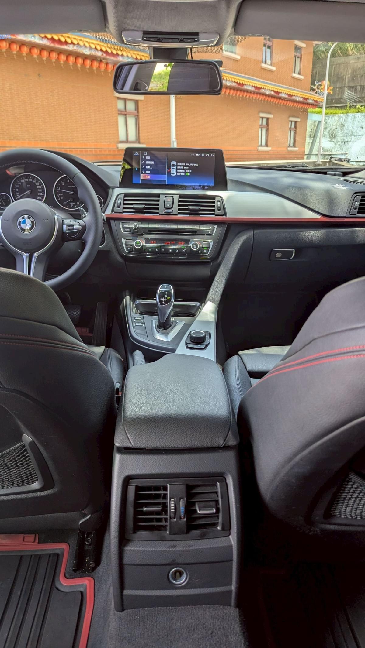 2013 BMW 320i (F30)