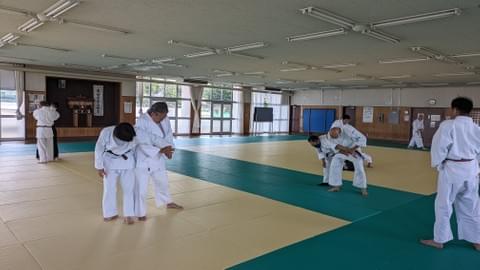 高崎中央合気会(群馬県高崎市)大人クラスの合気道稽古1 高崎中央合気会(群馬県高崎市)大人クラスの合気道稽古1