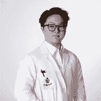 Portrait photo of Dr. Ying Chau, Co-founder & Scientific Advisor Portrait photo of Dr. Ying Chau, Co-founder & Scientific Advisor