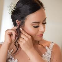 Foto novia arreglandose