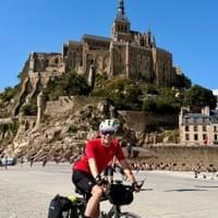 J'aime le vélo pour la sensation de liberté  et de dépassement de soi. J'ai réalisé en juillet 2025 Levallois Mont Saint Michel en 4 étapes !