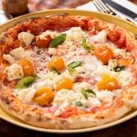 Pizza with fresh mozzarella