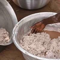 Transfer of shea paste to pan