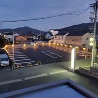 広い駐車場を完備しています