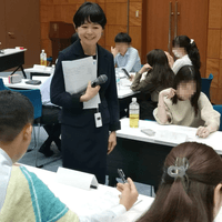 受講者から丁寧に思考や意見を引き出します