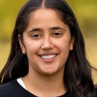 妮娜·洛津斯基