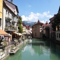 Annecy ( à 1h de voiture)