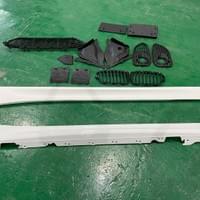 材質：塑膠  塗層：1~2mm(厚度取決使用防護機能位置）  運用特性  1.極好的耐化學性  2.高耐用性防水  3.耐腐蝕  4.防刮  5.極好的抗衝撃性  6.減震  7.消音  8.環保材質（揮發性有機化合物為零）  9.食品接觸