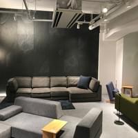 フランネルソファ大阪支店SHOWROOM　内装壁