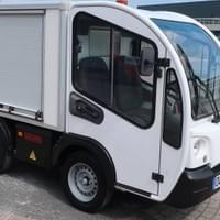 Véhicule homologué route adapté aux transports de marchandises  (Goupil G3 à Caisson fermé)