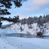 弓河瀑布（Bow Falls）