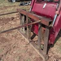 Cash IH 986 Tractor w Loader - can pick up 2 6x6 bales of hay 