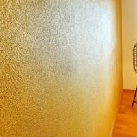 Peinture d'un mur - Peinture décorative dorée - Nasona Glass