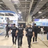 維安人員巡視會場