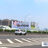 富堡瓏/國道大型廣告看板
