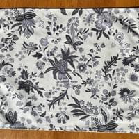 Versailles Black/White