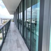Highrise luxury condo Midtown Miami