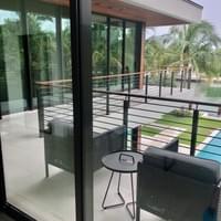 Floor to ceiling glass Sunset Island 