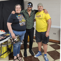 Had a great time meeting professional wrestler Ethan Page and gifting! him Batman mask painted by Jay Jones