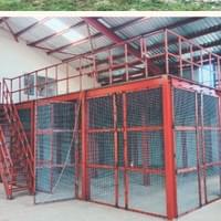 Warehouse with platform 