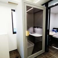 台北醫藥公司（電話亭）