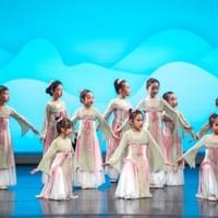 《我家住在桃花山》 2025