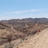 Am Gamsberg-Pass steil hinab