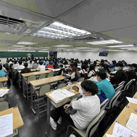 1999 開辦高三全修班暨模考班(全台首創)