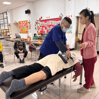 本師堂-使用專業儀器放鬆筋膜