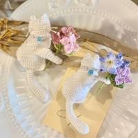 Cat with flowers brooch