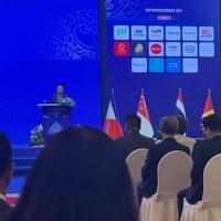 参加柬埔寨政府官员东盟经济论坛