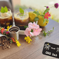 冰咖啡與咖啡豆，窩一窩 OliO b&b 木牌