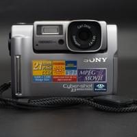 Sony Cyber-shot DSC-F55E