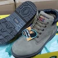  WORLDPOLO 鋼頭鋼底(PU底)，可防油