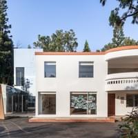 校史館正面全景（下午時段）