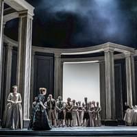 Gemma Ní Bhriain (Une Prêtresse de Diane), Mélissa Petit (Aricie), Chorus Opernhaus Zürich) Hippolyte et Aricie (Rameau) - ©T&T Photografie