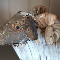 Dans le jardin : admirer l'élevage de moutons roux ardennais