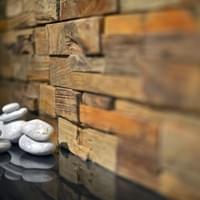 salle de bain : bardage en Teck et galets, ambiance zen