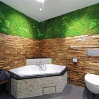 Ssalle de bain : murs en mousse et en bois de teck