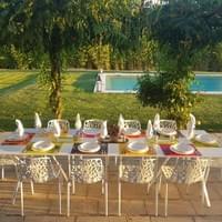 Have breakfast under the shade of the pergola