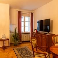 Zimmer 201 Kaminzimmer Schlafzimmer