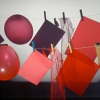 Quelle est la couleur de l'ombre des objets rouges ?