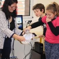 Combien de pipi d'expérience peut contenir une couche ? Essayons.