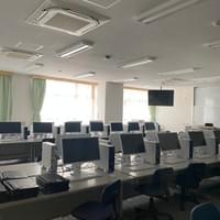 本年度誕生した市内初の小中一貫校 「白鳥小中学校」を見学させていただきました。