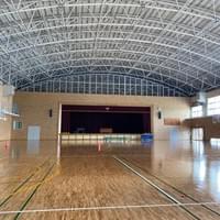 本年度誕生した市内初の小中一貫校 「白鳥小中学校」を見学させていただきました。