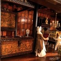 1:12 Scale Henry VII bed in "The Angela Law Dollhouse"